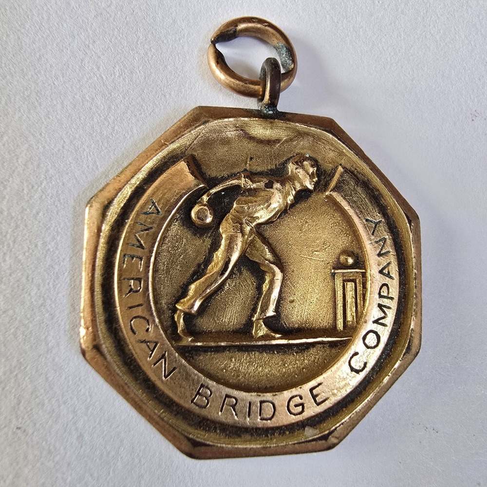VTG 1920s American Bridge Company Champion Gold Tone Medal‎ Collectible